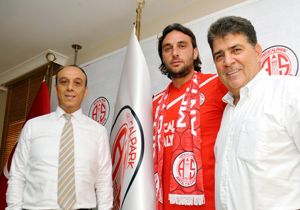 Hakan Arıkan Antalyaspor'da